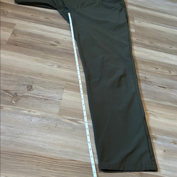 Lululemon Men’s ABC Pant Army Green Size 38 Stretch 5 Pocket Comfort - Picture 4 of 11